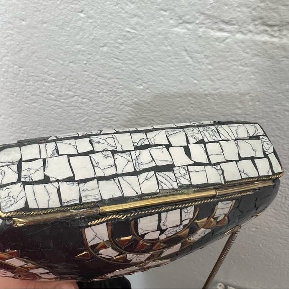 From St Xavier-Silver Metal Bag Handmade Embossed Shoulder Clutch - Picture 4 of 6